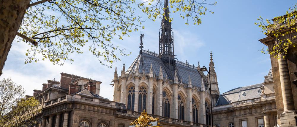Découvrez la plus belle chapelle de Paris : la Sainte-Chapelle !